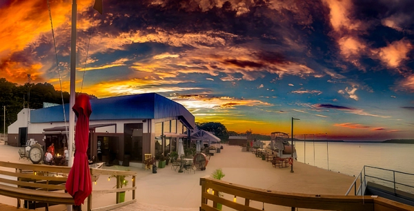 Keokuk Yacht Club located on the picturesque banks of the Mississippi River just north of Lock and Dam 19